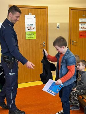 policjanci z Sępopola podczas spotkań z dziećmi