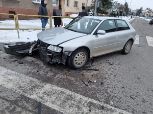 zdarzenie drogowe na skrzyżowaniu ul. Wajdy z Witosa i Skłodowskiej w Bartoszycach