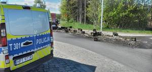 policjanci w czasie zabezpieczenia miejsca zdarzenia