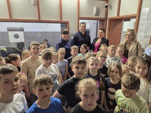 spotkanie w KPP w Bartoszycach z uczniami SP Żydowo