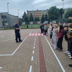 policjanci w czasie spotkań profilaktycznych