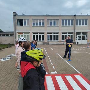 policjanci w czasie spotkań profilaktycznych