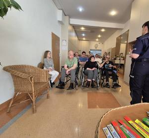 policjanci w czasie spotkań profilaktycznych