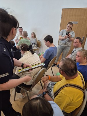 policjanci w czasie spotkań profilaktycznych
