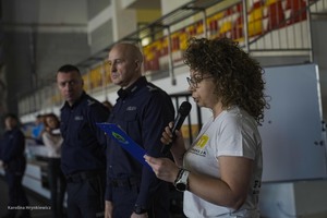 uczestnicy Turnieju Charytatywnego w Piłce Siatkowej o Puchar Komendanta Wojewódzkiego Policji w Olsztynie