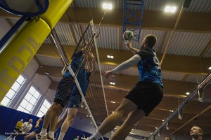 uczestnicy Turnieju Charytatywnego w Piłce Siatkowej o Puchar Komendanta Wojewódzkiego Policji w Olsztynie