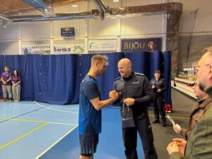 uczestnicy Turnieju Charytatywnego w Piłce Siatkowej o Puchar Komendanta Wojewódzkiego Policji w Olsztynie